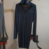 Abito a righe.