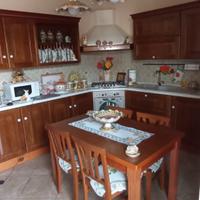 Cucina Scavolini in ciliegio massiccio come nuova