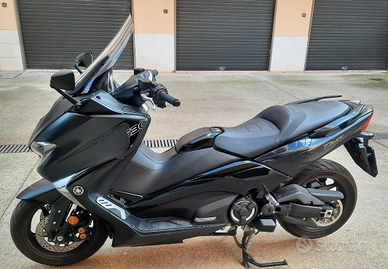 T MAX 530 dx Anno 2018