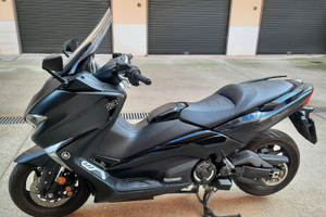 T MAX 530 dx Anno 2018