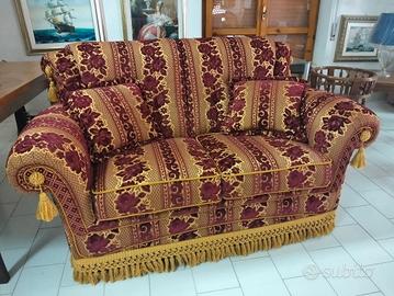 Divano bordeaux rosso dorato salotto 