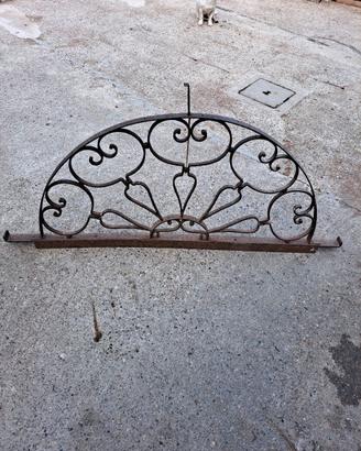 vecchio arco in ferro per cancellino  ,porta ,