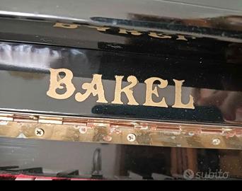 pianoforte elettrico a muro bakel