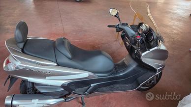 Yamaha Majesty 400 2005  60.600km  Monticelli T.