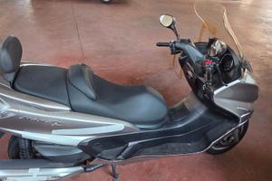 Yamaha Majesty 400 2005  60.600km  Monticelli T.