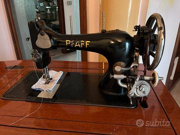 Macchina da cucile Pfaff con tavolino