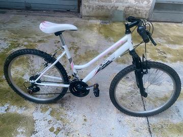 Bici per ragazza BUGNO praticamente nuova