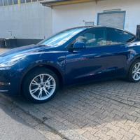 Tesla Model Y DUAL MOTOR AWD 19" GUIDA DI 2°LIVEL