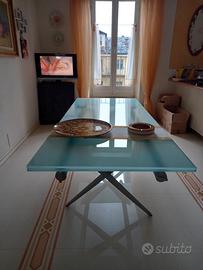 Tavolo design DESALTO