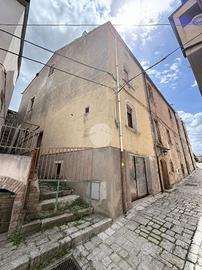 CASA SEMINDIPENDENTE A BUSSO