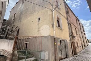 CASA SEMINDIPENDENTE A BUSSO