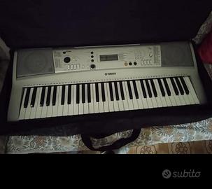 Tastiera Yamaha PSR-E313