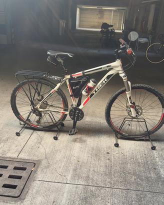 mountain bike MTB TREK 4900 , mai usata