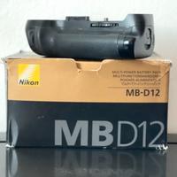 Nikon MB D12 Battery  grip