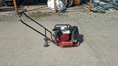 battitrice per autobloccanti motore Honda 