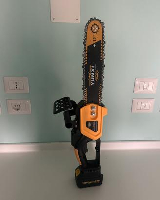 Motosega elettrica a batteria