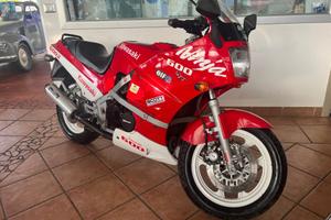 KAWASAKI GPz 600 R