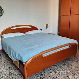 Camera da letto in noce