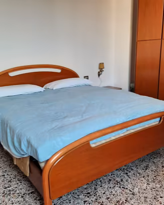 Camera da letto in noce