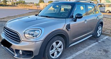 mini Countryman neo patentati 