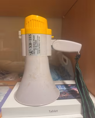 Megafono Portatile con Registrazione e Musica