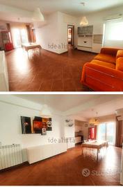 ARREDO COMPLETO:Divano Letto,Frigo,Tavolo, Armadio