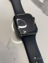 Apple Watch SE da 44mm (cassa Space Gray) Wi Fi