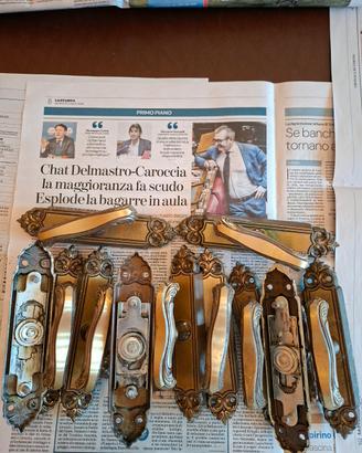 11 maniglie Cremonese per finestre e porte-finestr