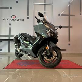 Yamaha TMAX 560