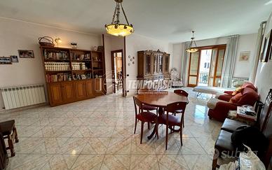 IN VNDITA A TRENTOLA DUCENTA - INTERO EDIFICIO CON