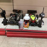 Lotto di due automodelli RC a scoppio