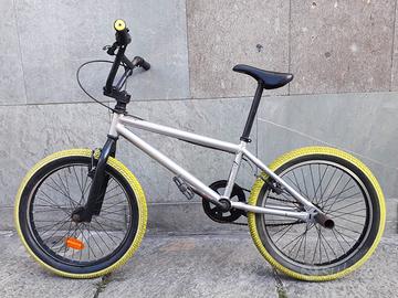 bicicletta BMX
