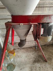 Macina Mangime cereali  mulino elettrico