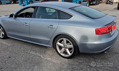 Audi  A5  motore  2.7   190 cv. cambio a 8 rapport