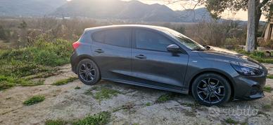 Ford focus st line 1.5 120cv