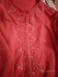 Gilettino rosso in angora ricamato a mano