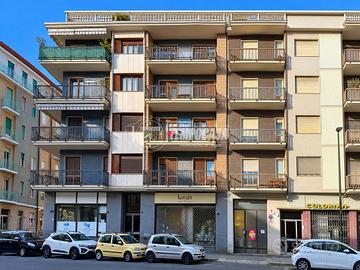 AMPIO TRILOCALE CON BOX AUTO
