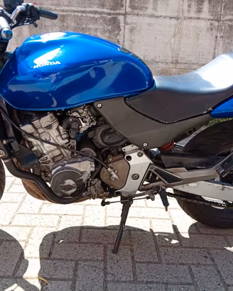 Honda Hornet 600 anno 2002 per RICAMBI/RESTAURO