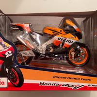 Modellino HONDA RCV Pedrosa