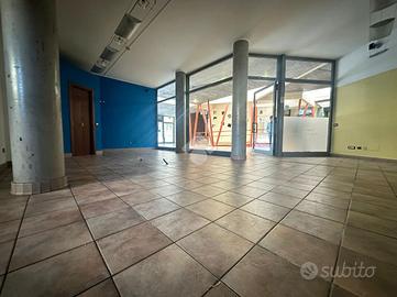 NEGOZIO A GRUGLIASCO