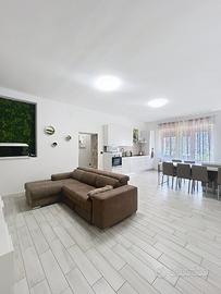 Trilocale Ristrutturato in Zona Centrale