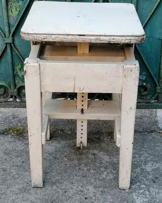 vecchio sgabello legno epoca vintage industrial 