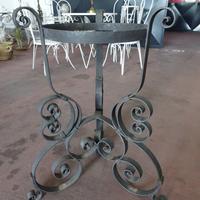 Porta vaso in ferro battuto