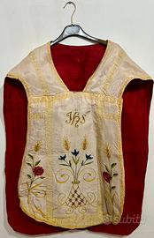 Pianeta liturgica seta ricami  a mano