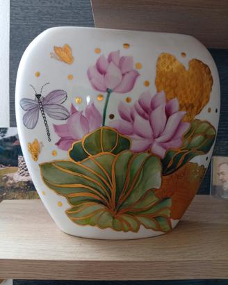 Vaso in ceramica dipinto a mano con rifiniture oro