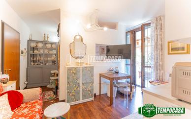 MONOLOCALE CON TERRAZZINO