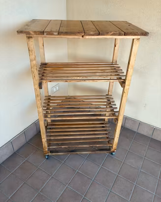Mobiletto in legno
