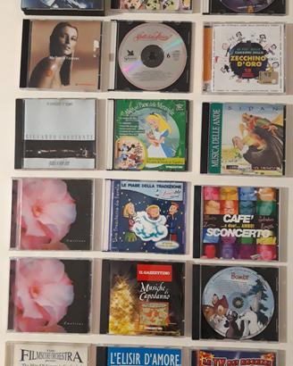 91 CD originali +2 colonne porta CD