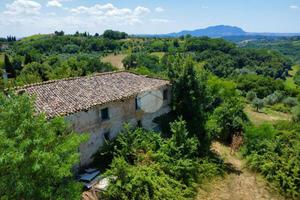 CASA INDIPENDENTE A TARANO