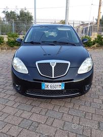 Lancia Ypsilon 1.3 MJT 75 CV Oro